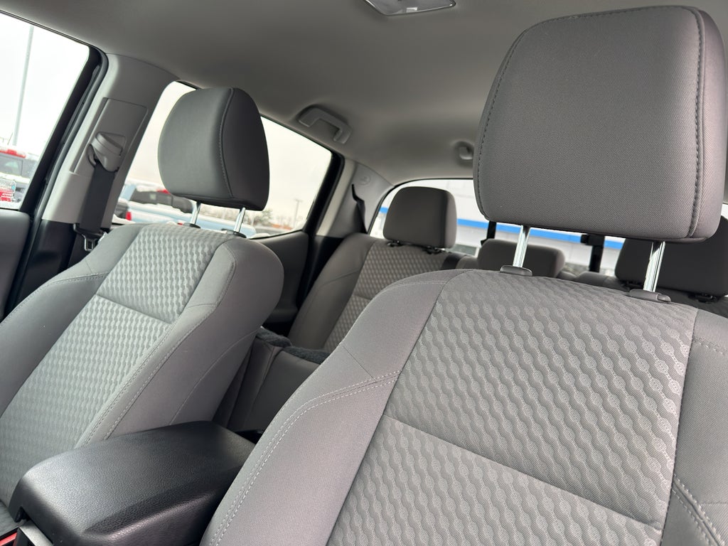 2023 Toyota Tacoma 4WD 4WD SR Double Cab 5' Bed V6 AT (Natl)