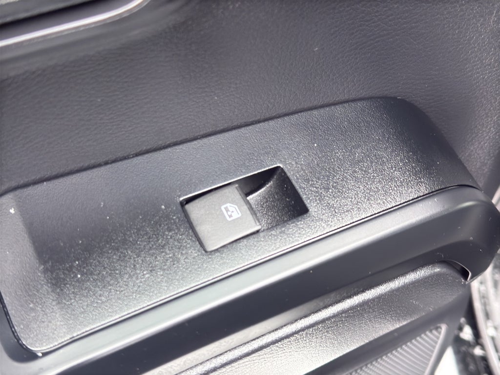 2023 Toyota Tacoma 4WD 4WD SR Double Cab 5' Bed V6 AT (Natl)