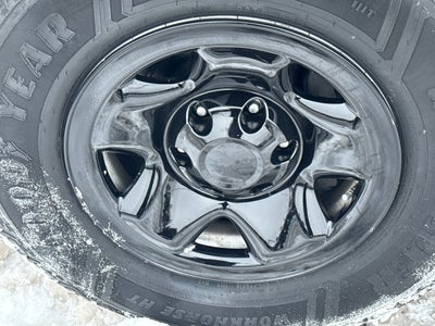 2023 Toyota Tacoma 4WD 4WD SR Double Cab 5' Bed V6 AT (Natl)