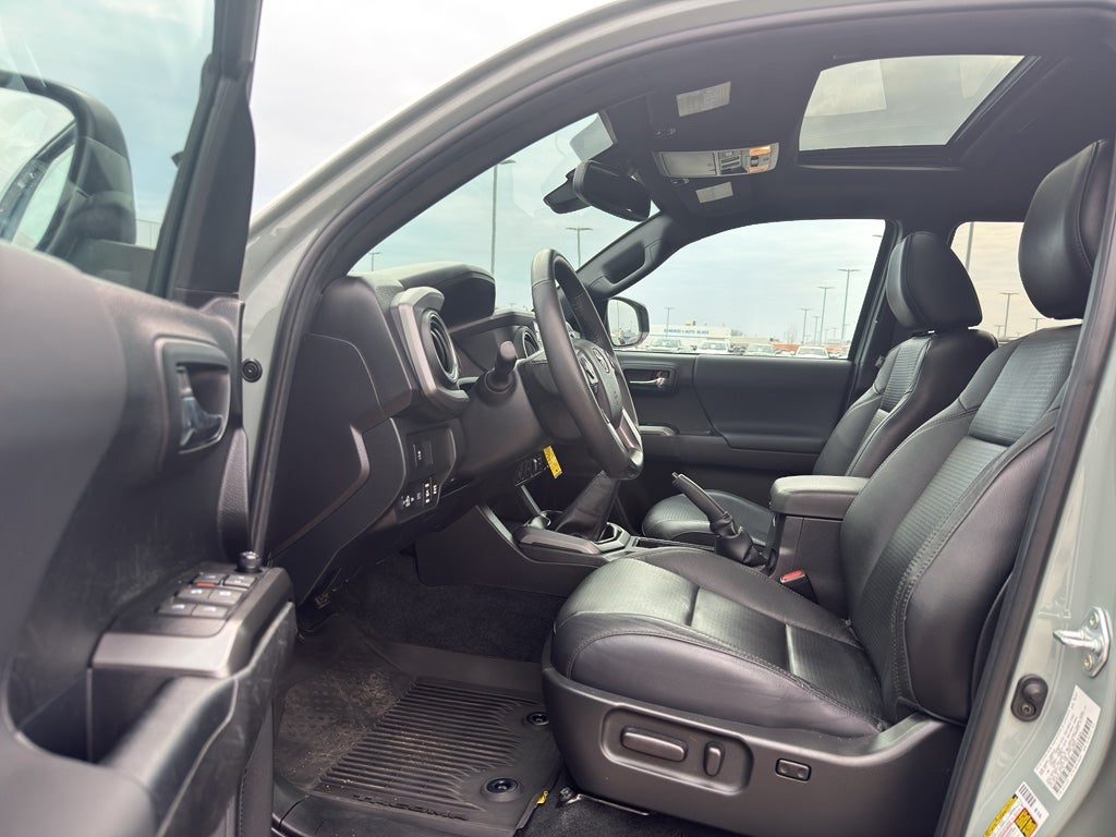 2022 Toyota Tacoma 4WD 4WD TRD Off Road Double Cab 5' Bed V6 MT (Natl)