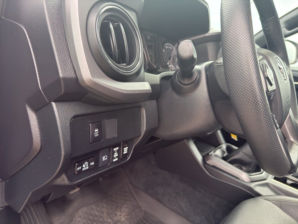 2022 Toyota Tacoma 4WD 4WD TRD Off Road Double Cab 5' Bed V6 MT (Natl)