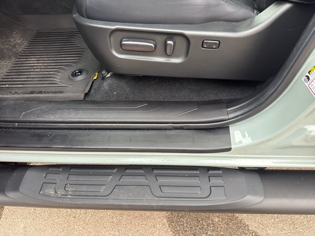 2022 Toyota Tacoma 4WD 4WD TRD Off Road Double Cab 5' Bed V6 MT (Natl)