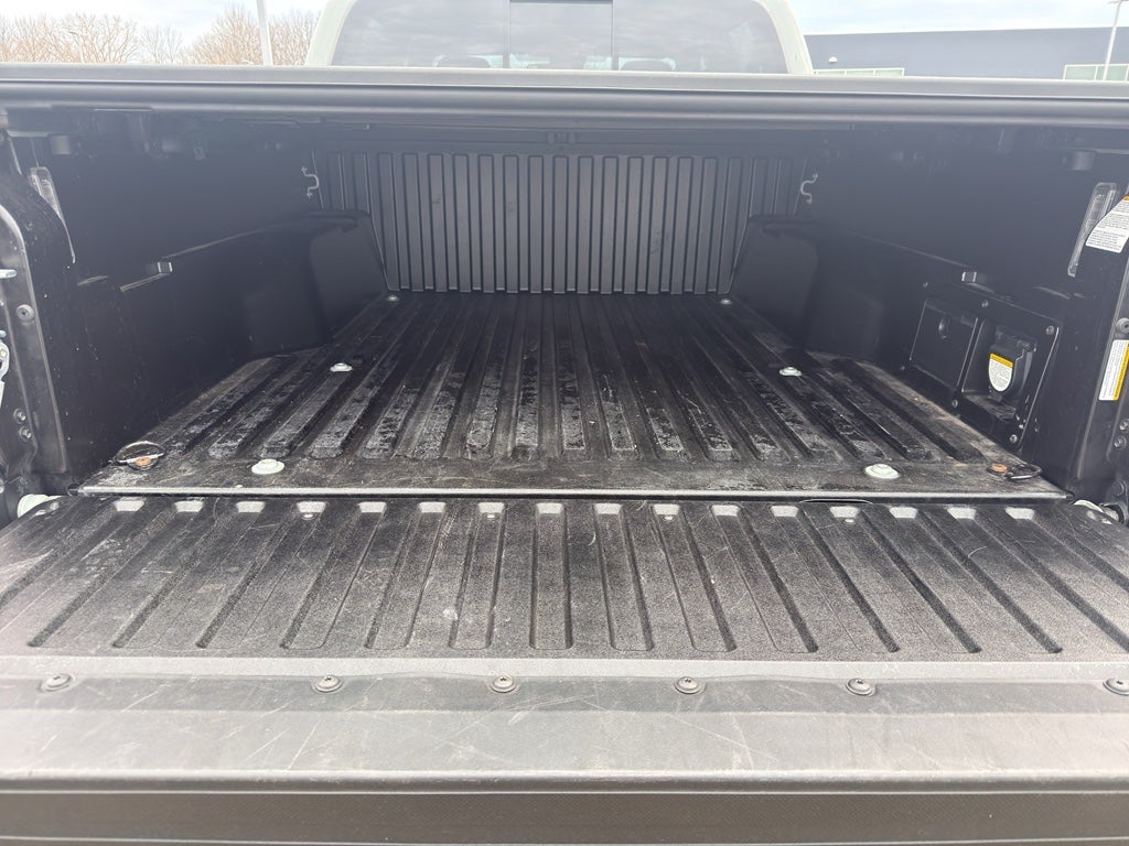 2022 Toyota Tacoma 4WD 4WD TRD Off Road Double Cab 5' Bed V6 MT (Natl)