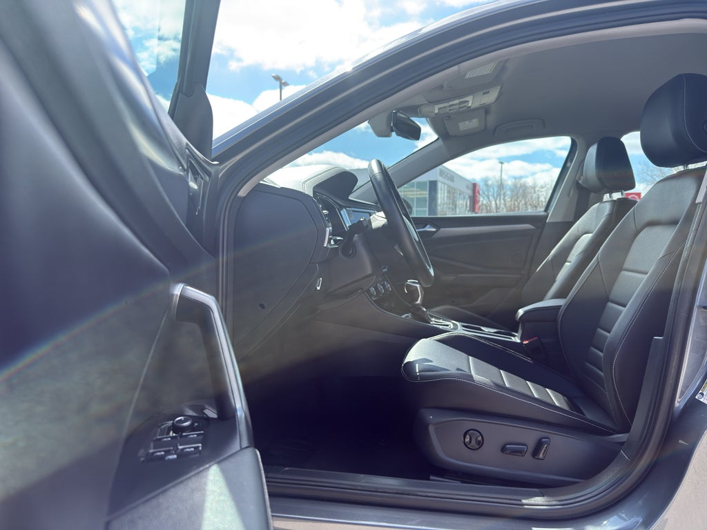 2024 Volkswagen Jetta SE Auto