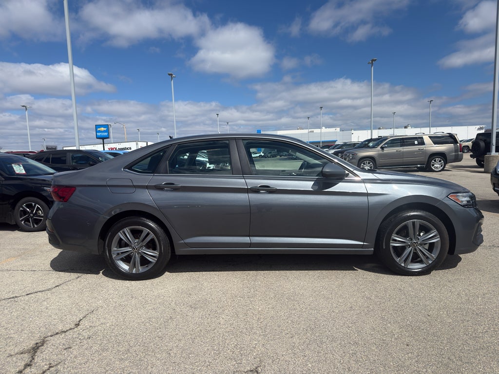 2024 Volkswagen Jetta SE Auto