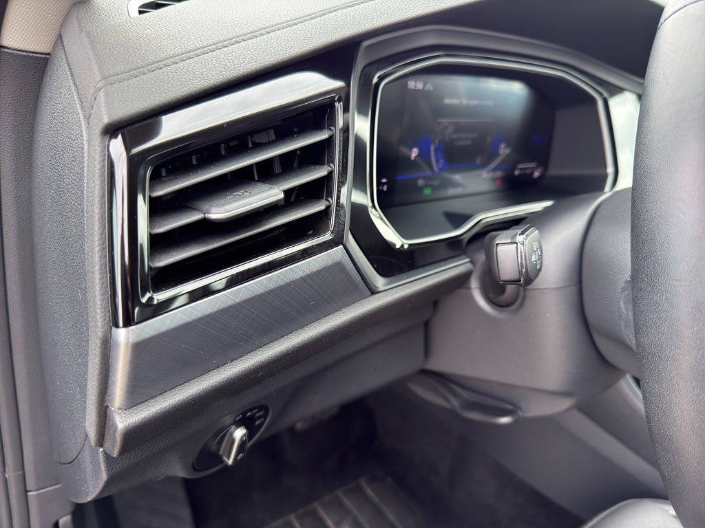 2024 Volkswagen Jetta SE Auto