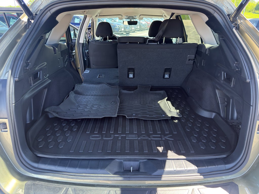 2022 Subaru Outback Premium CVT
