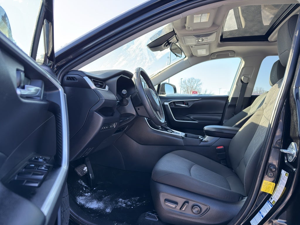 2021 Toyota RAV4 Hybrid XLE AWD (Natl)