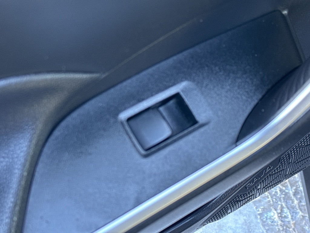 2021 Toyota RAV4 Hybrid XLE AWD (Natl)