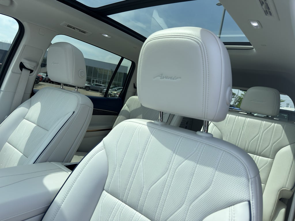 2025 Buick Enclave 4dr Avenir