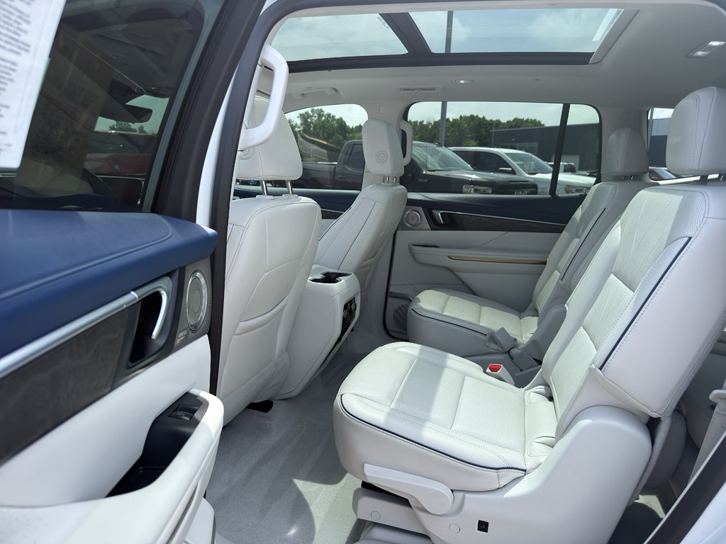 2025 Buick Enclave 4dr Avenir