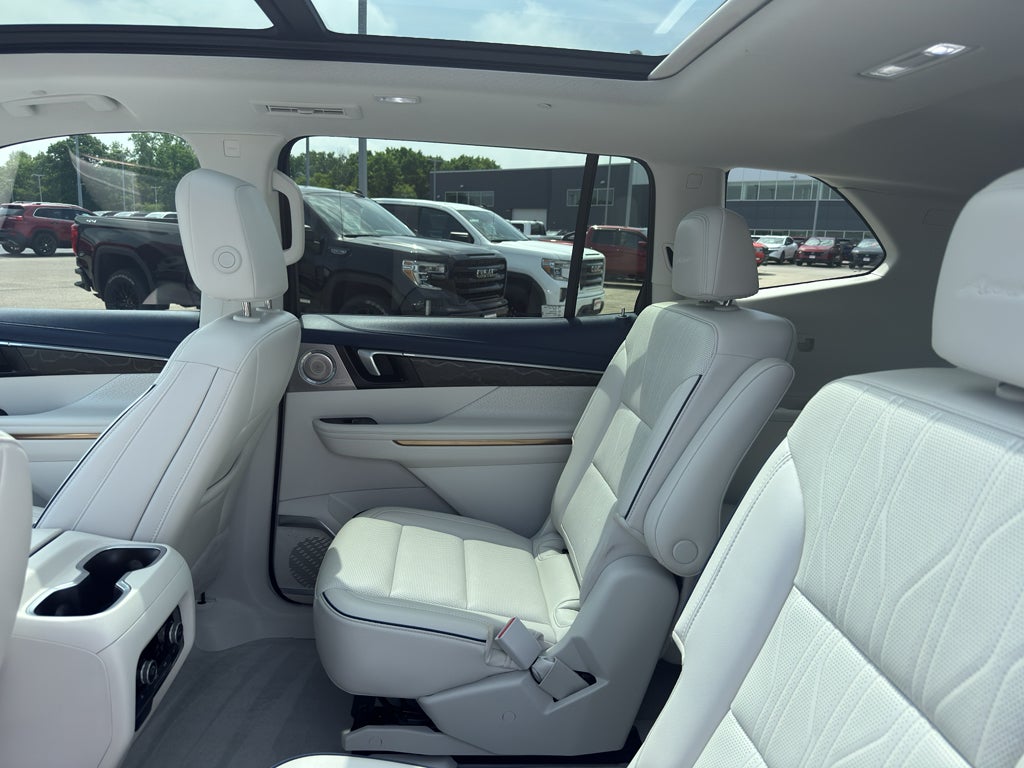 2025 Buick Enclave 4dr Avenir