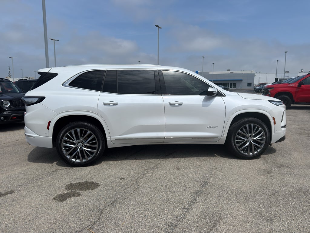 2025 Buick Enclave 4dr Avenir
