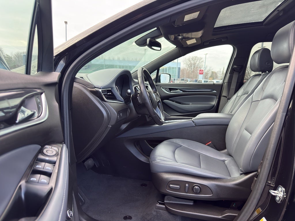 2022 Buick Enclave Essence AWD