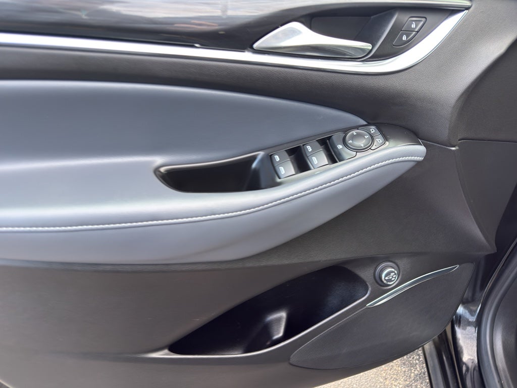 2022 Buick Enclave Essence AWD