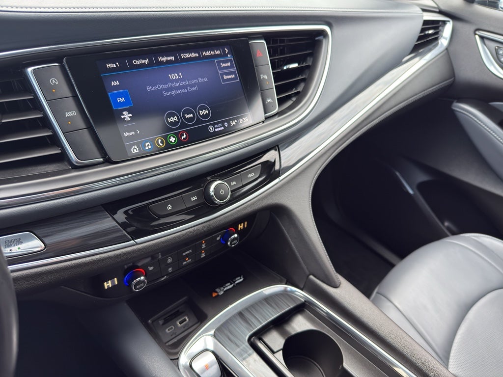 2022 Buick Enclave Essence AWD