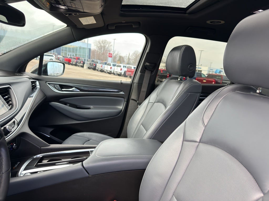 2022 Buick Enclave Essence AWD