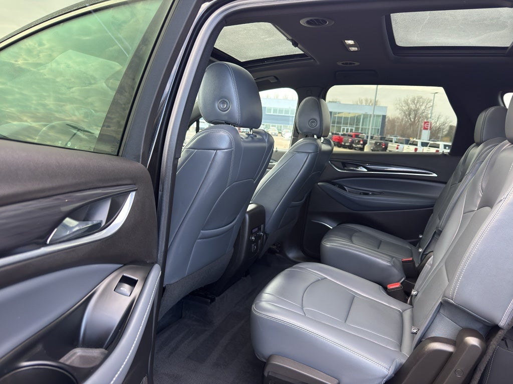 2022 Buick Enclave Essence AWD