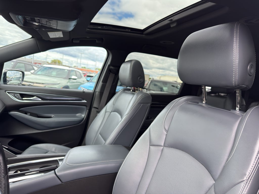 2023 Buick Enclave Essence AWD