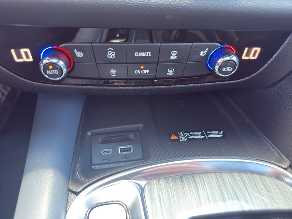 2024 Buick Enclave Essence AWD