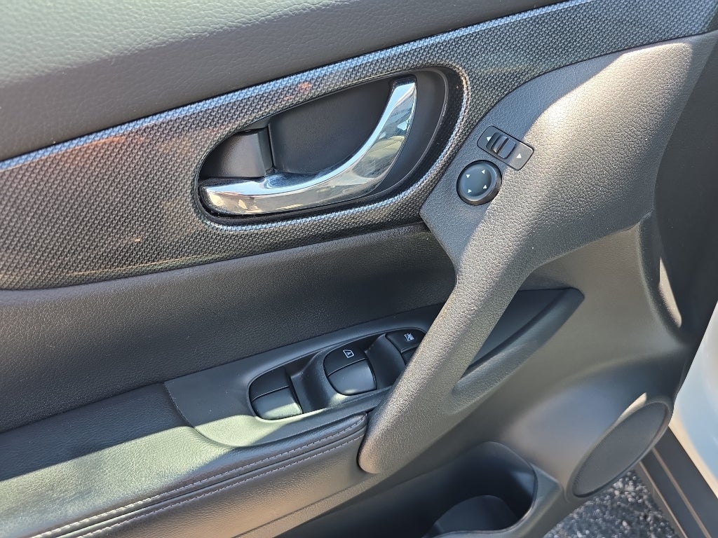 2016 Nissan Rogue AWD 4dr SL