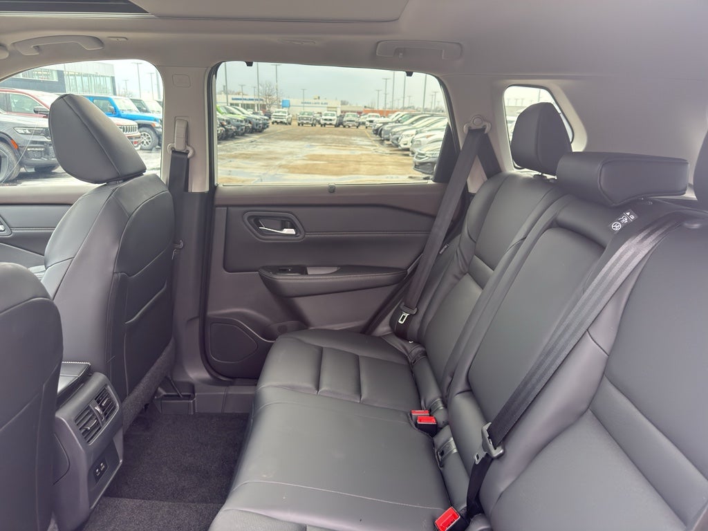 2023 Nissan Rogue AWD SV *Ltd Avail*