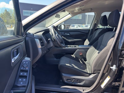 2025 Nissan Rogue AWD SV