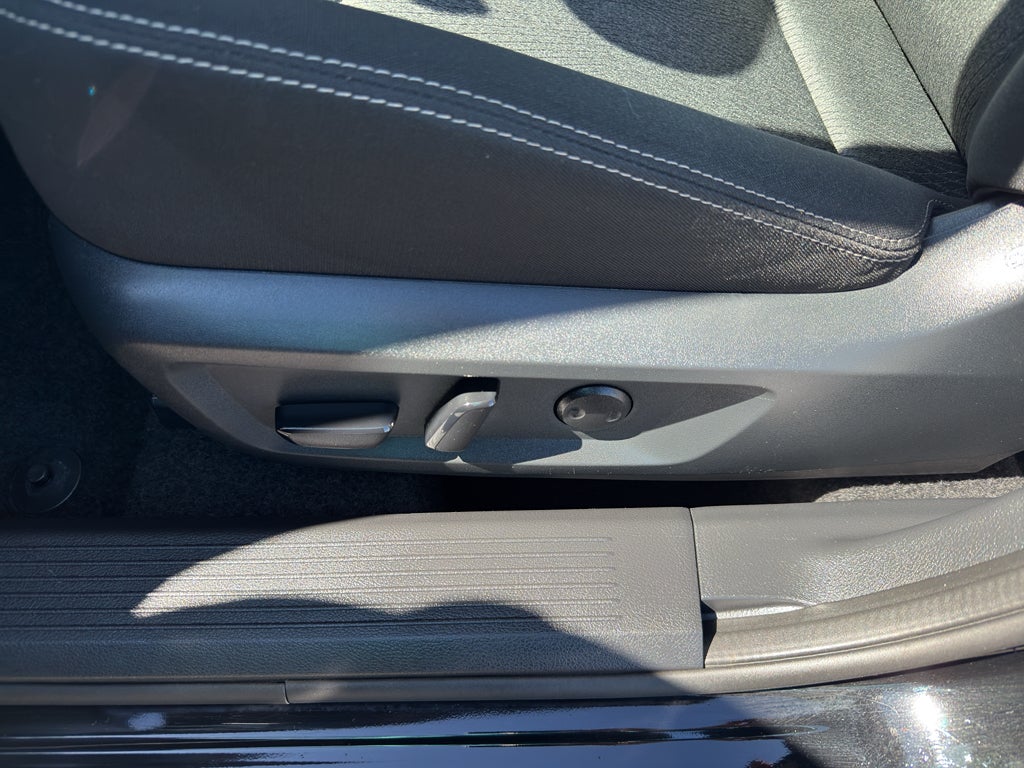 2025 Nissan Rogue AWD SV
