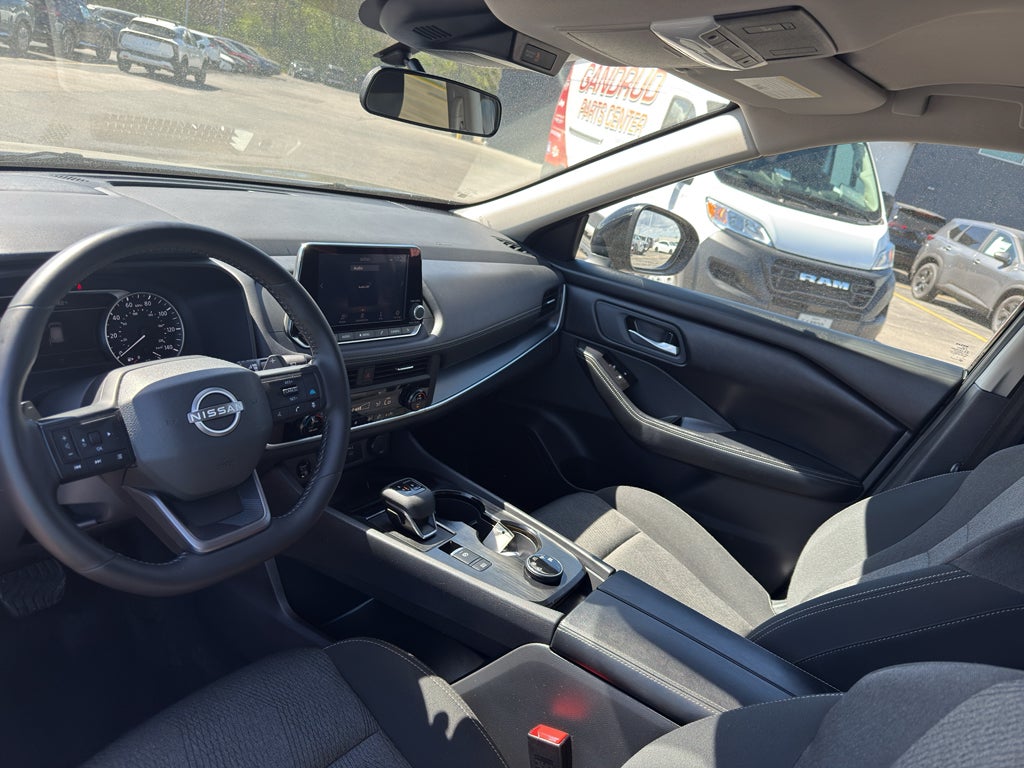 2025 Nissan Rogue AWD SV