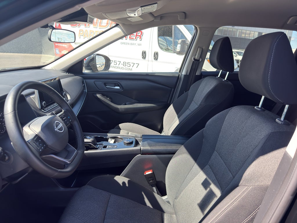 2025 Nissan Rogue AWD SV