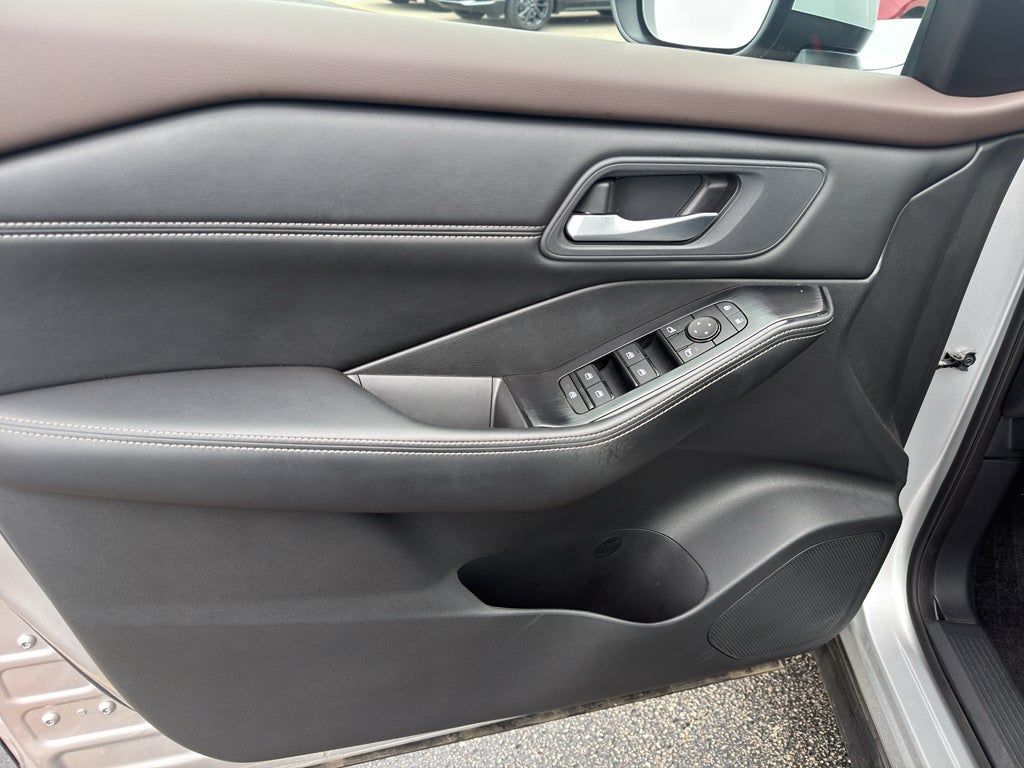 2023 Nissan Rogue AWD SV