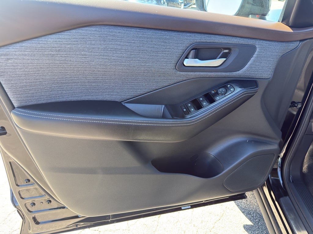 2023 Nissan Rogue AWD SV