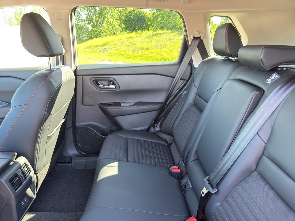 2026 Nissan Rogue 2026.5 AWD Rock Creek