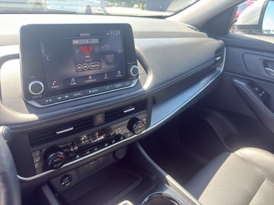 2024 Nissan Rogue AWD SV