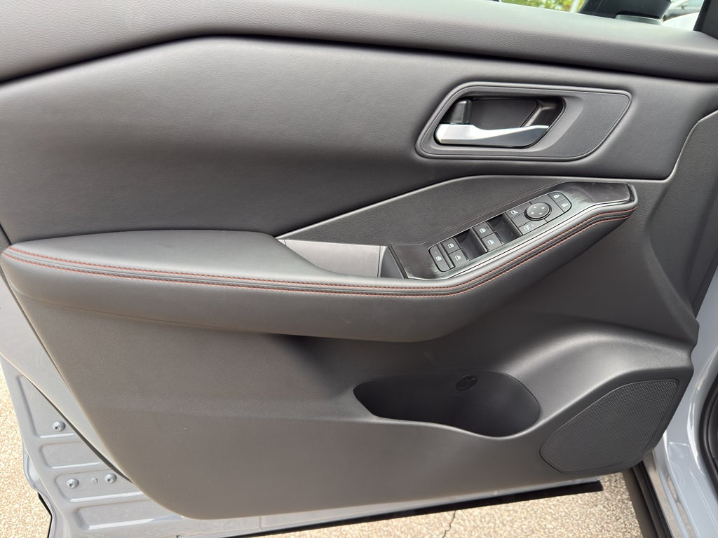 2026 Nissan Rogue AWD Rock Creek *Ltd Avail*