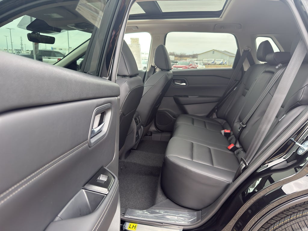 2026 Nissan Rogue 2026.5 AWD Dark Armor