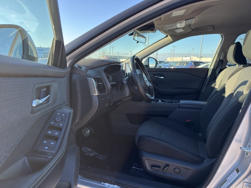 2022 Nissan Rogue AWD SV