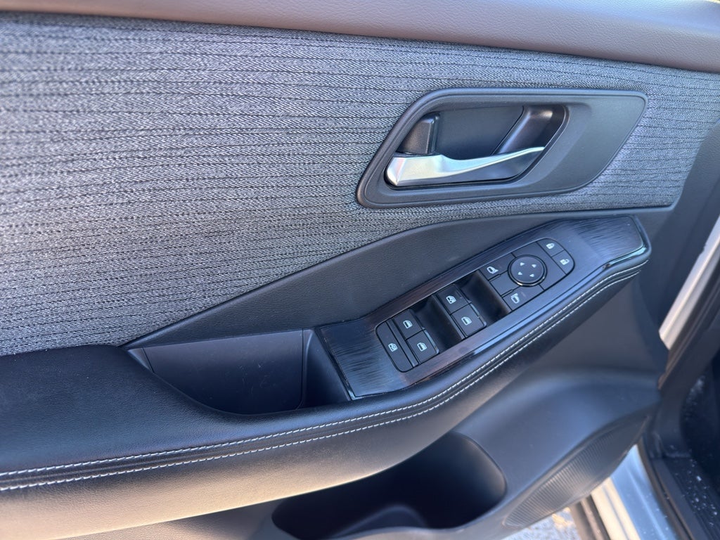 2022 Nissan Rogue AWD SV