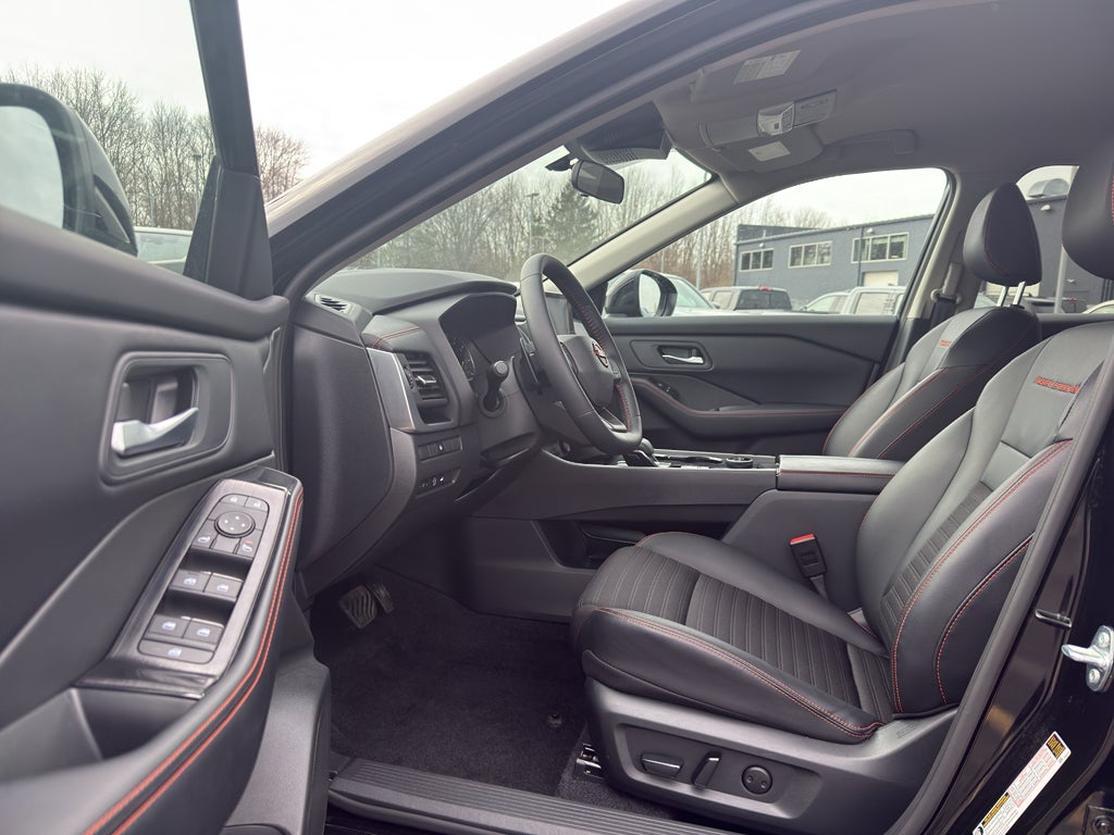 2025 Nissan Rogue AWD Rock Creek