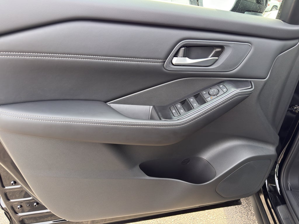 2026 Nissan Rogue 2026.5 AWD Dark Armor