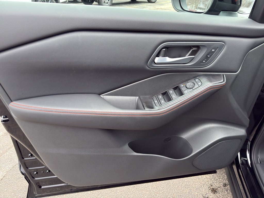 2026 Nissan Rogue 2026.5 AWD Rock Creek