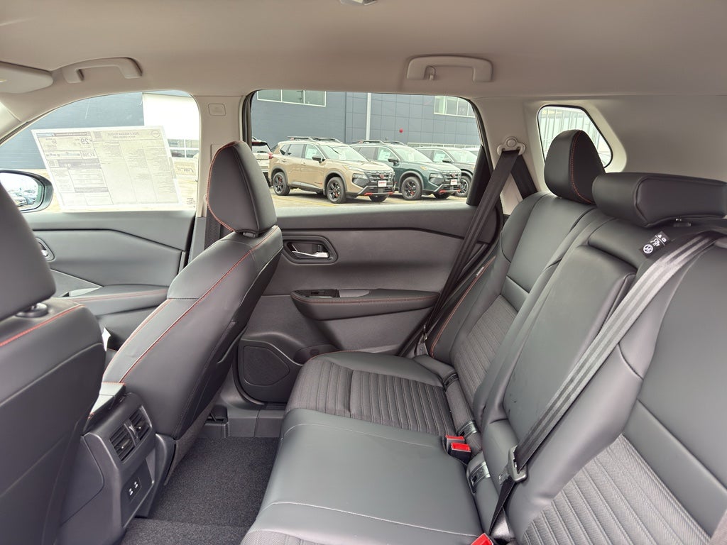 2026 Nissan Rogue 2026.5 AWD Rock Creek