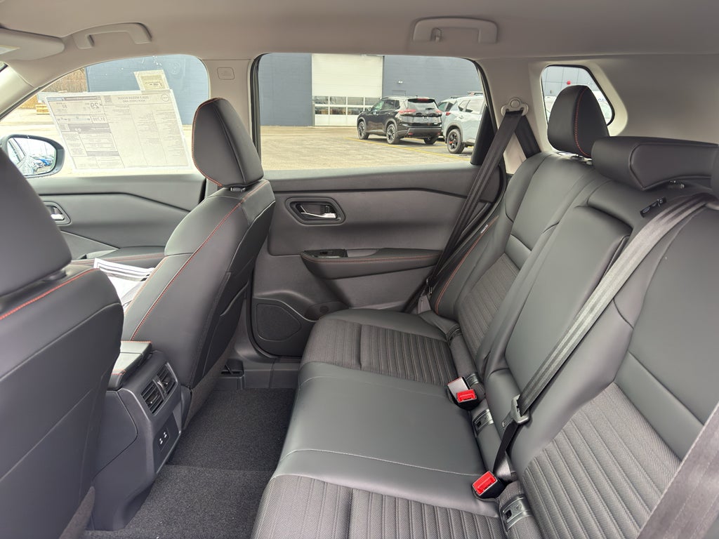 2026 Nissan Rogue 2026.5 AWD Rock Creek