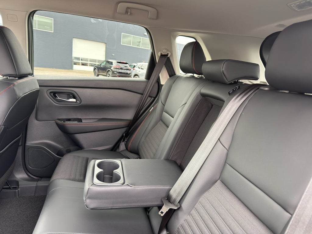 2026 Nissan Rogue 2026.5 AWD Rock Creek