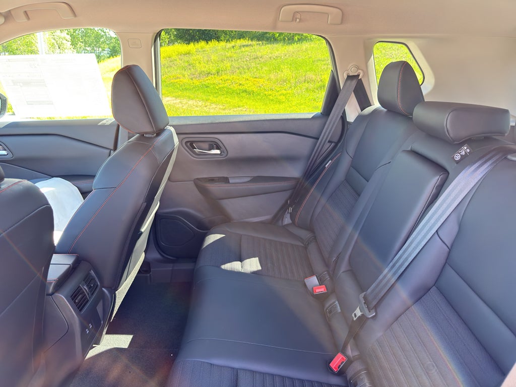 2026 Nissan Rogue 2026.5 AWD Rock Creek