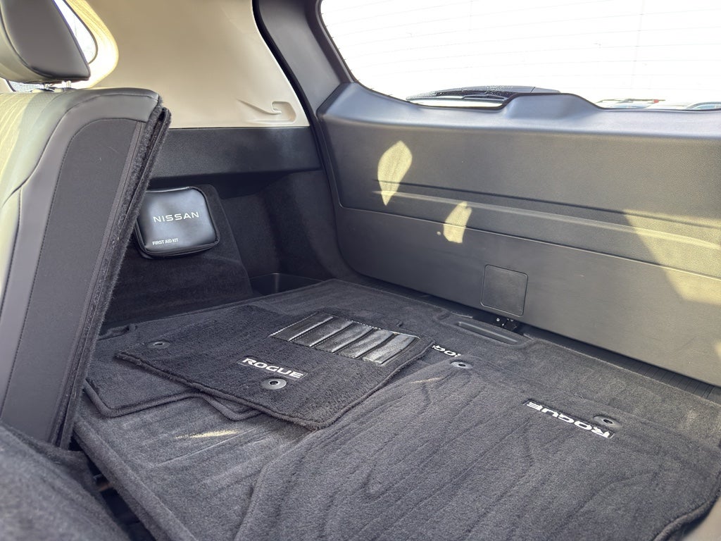 2023 Nissan Rogue AWD SV *Ltd Avail*