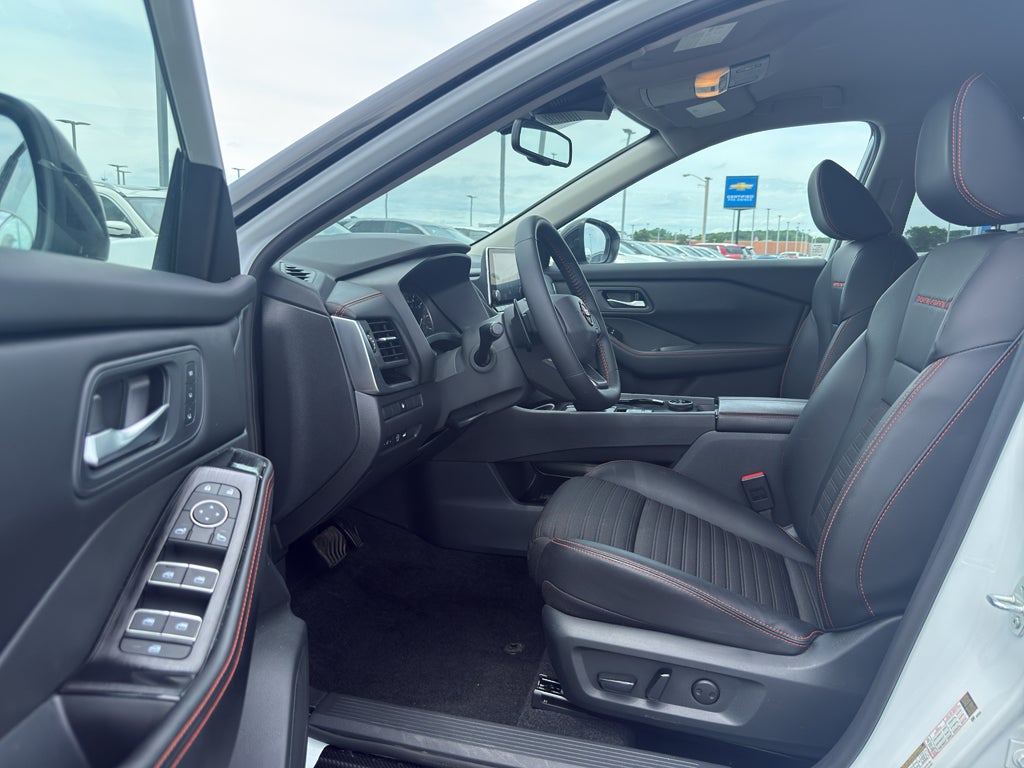 2025 Nissan Rogue AWD Rock Creek