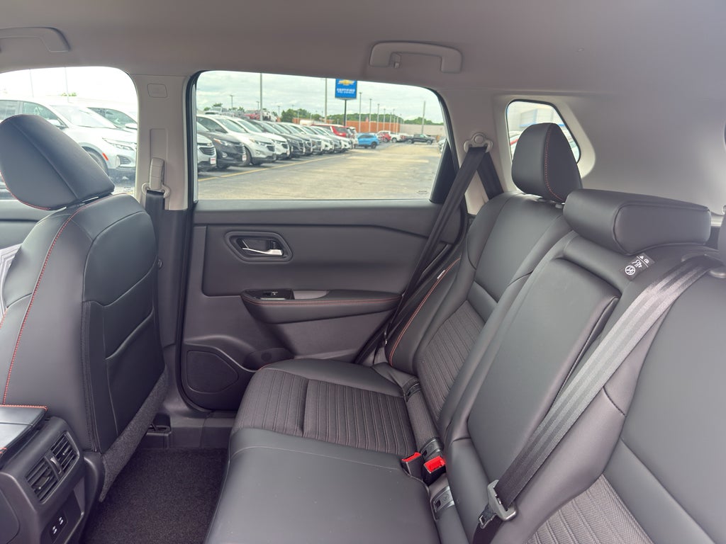 2025 Nissan Rogue AWD Rock Creek