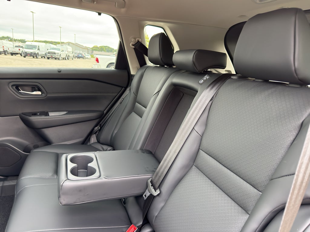 2026 Nissan Rogue AWD SV *Ltd Avail*