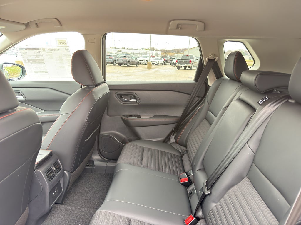 2026 Nissan Rogue 2026.5 AWD Rock Creek